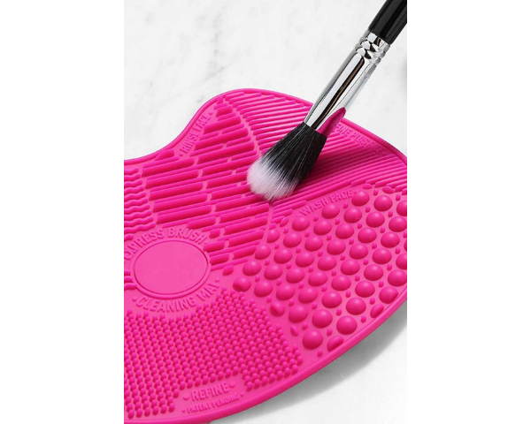 Brush spa cleaning mat